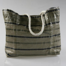 Load image into Gallery viewer, Sailresale Large Tech &quot;5&quot; Heritage Carryall
